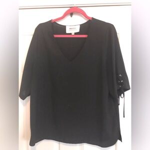 Alice Blue, Black Short sleeve pull over blouse
